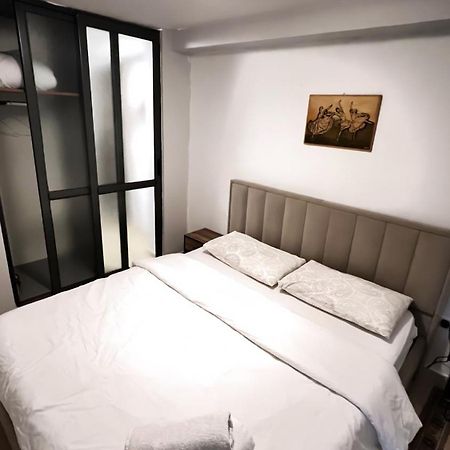 Tirana Center Apartment Екстер'єр фото