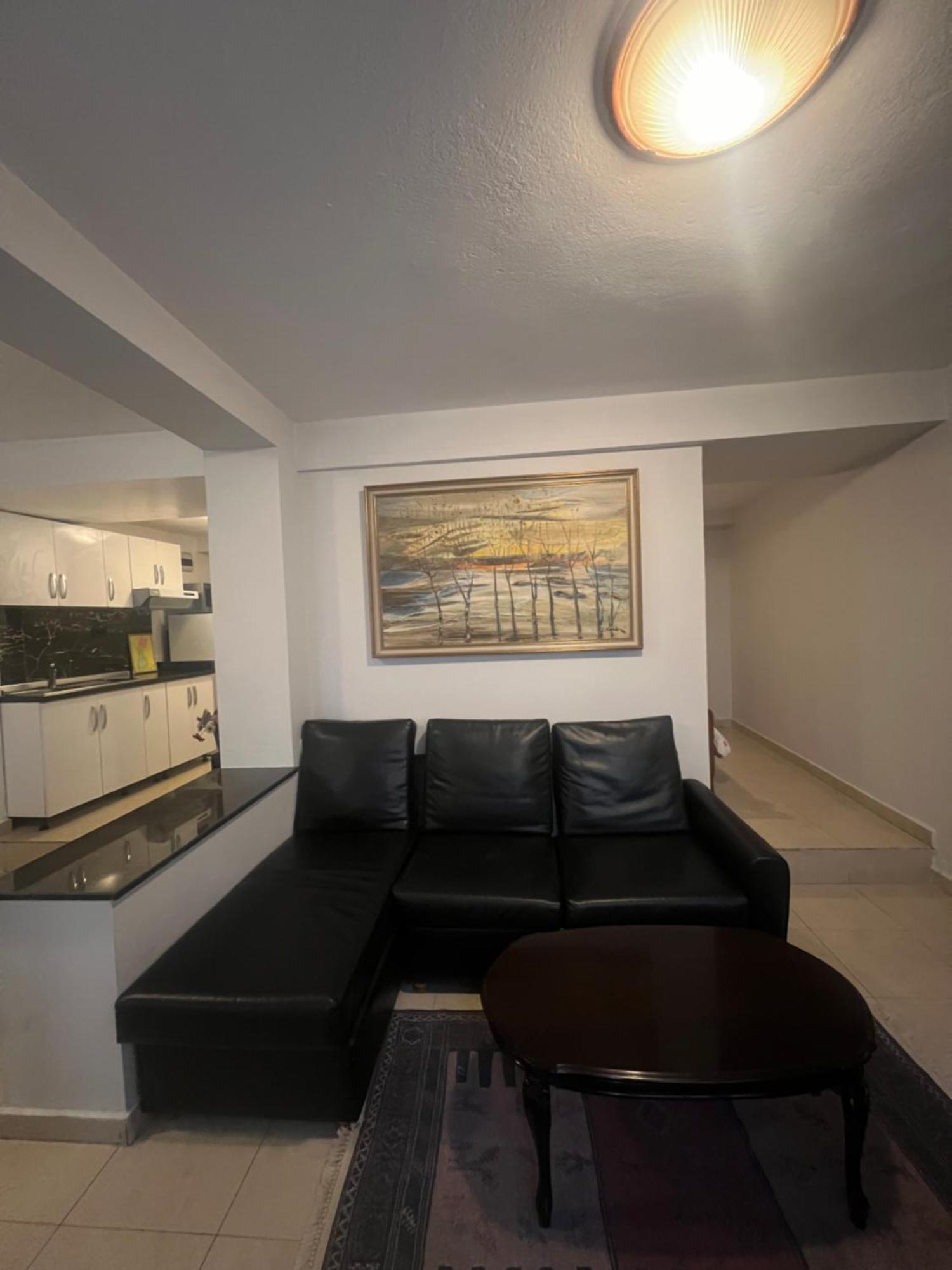Tirana Center Apartment Екстер'єр фото